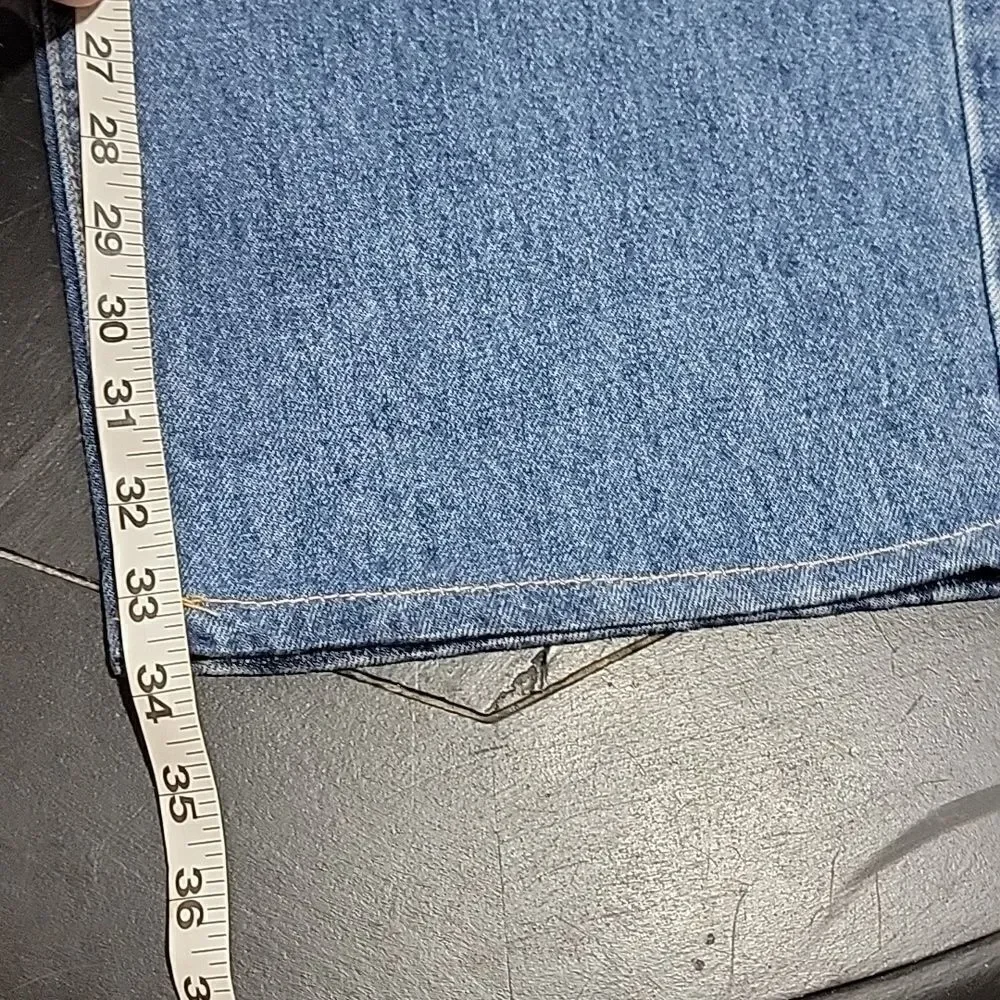 NWT.. LEVI'S..550 RELAXED.. BIG & TALL.. blue jeans..